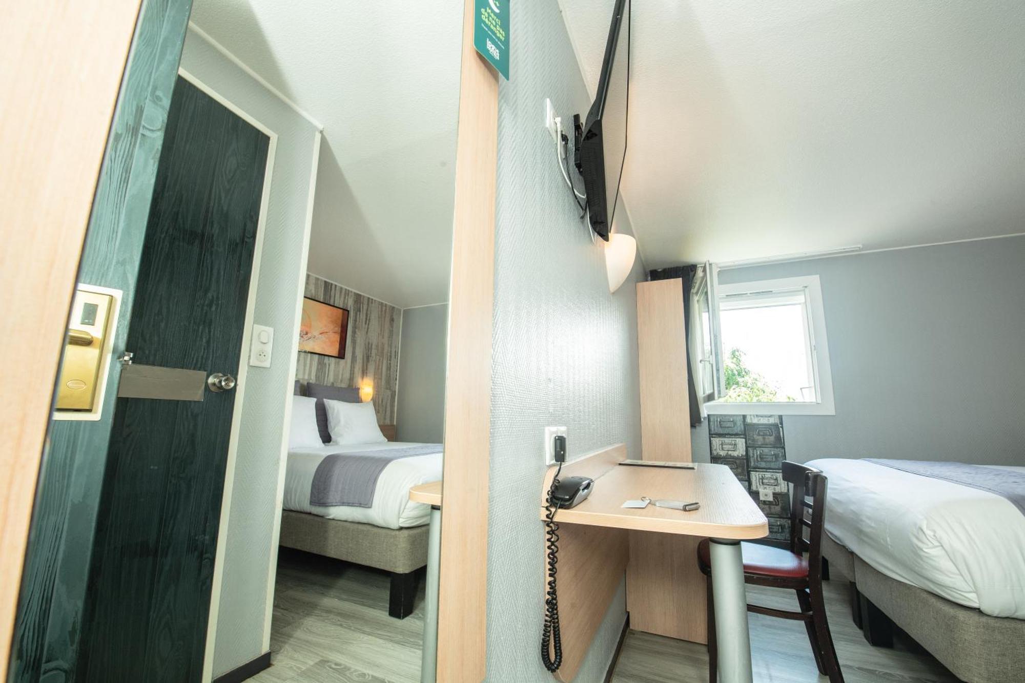 Logis Hotel - Le Relais Du Parisis Вильпаризи Экстерьер фото