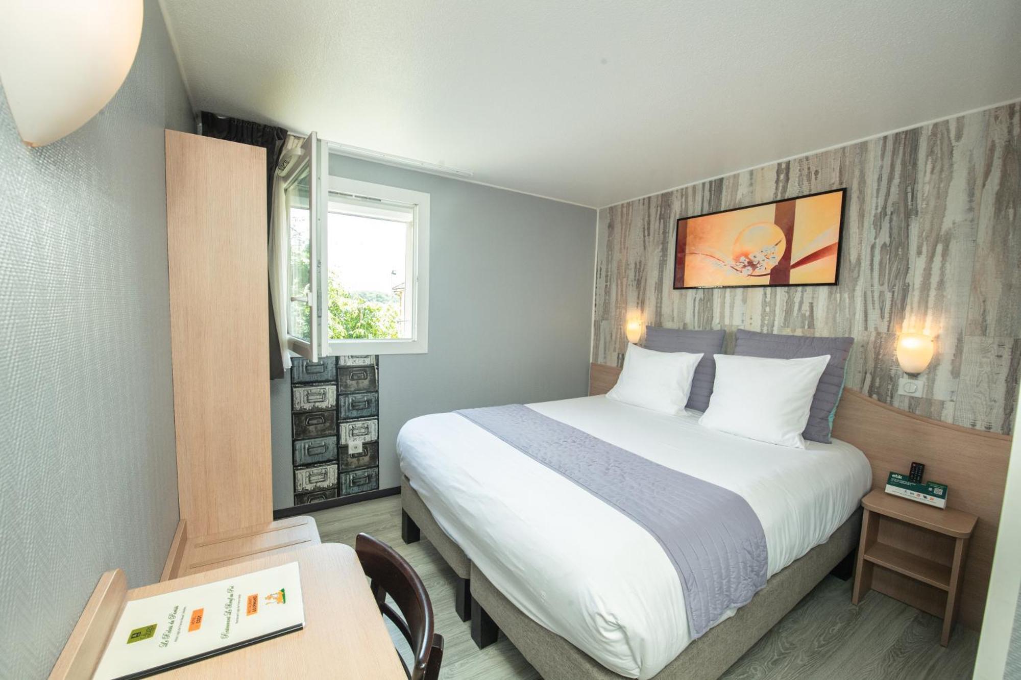 Logis Hotel - Le Relais Du Parisis Вильпаризи Экстерьер фото