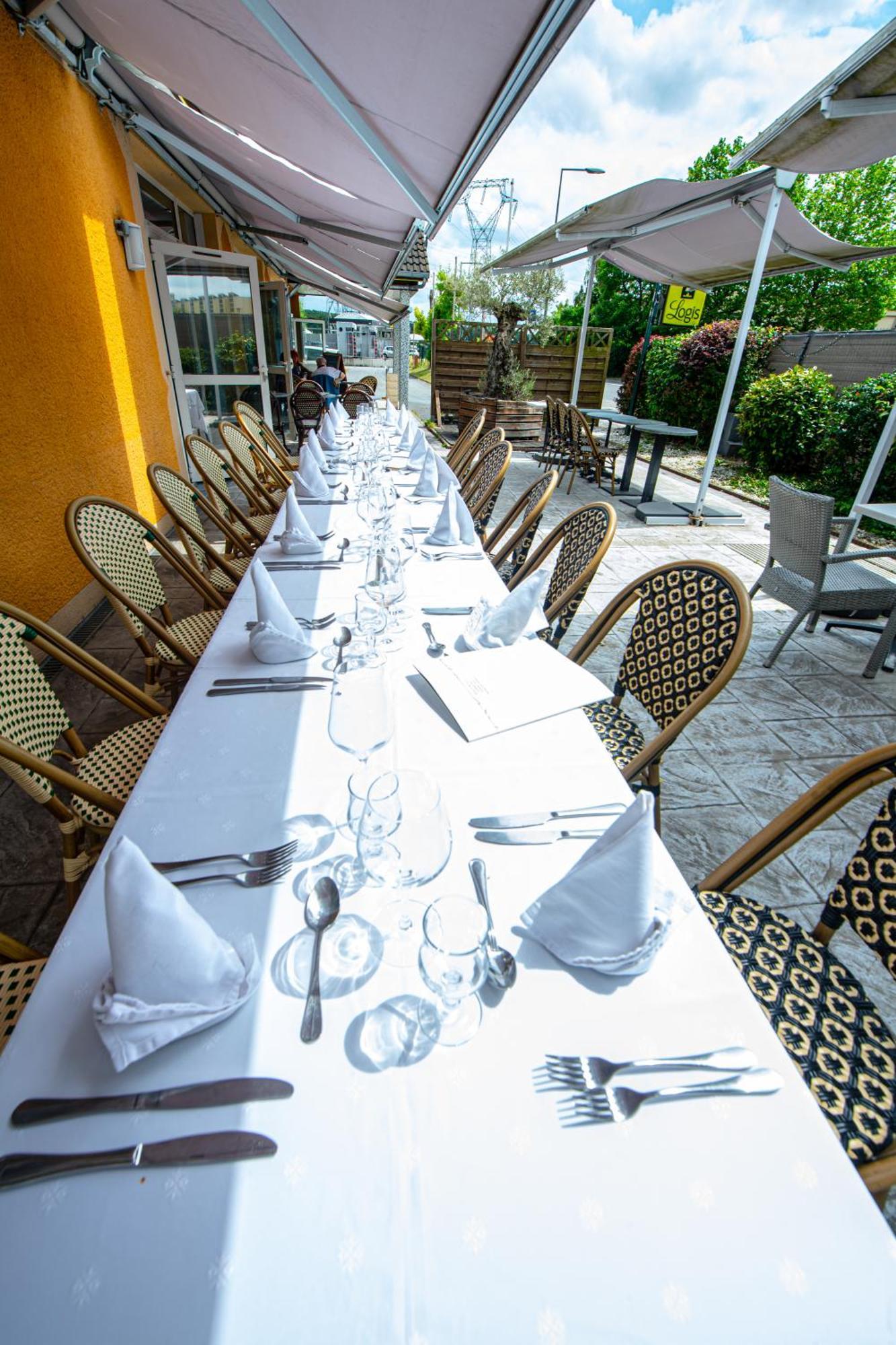 Logis Hotel - Le Relais Du Parisis Вильпаризи Экстерьер фото