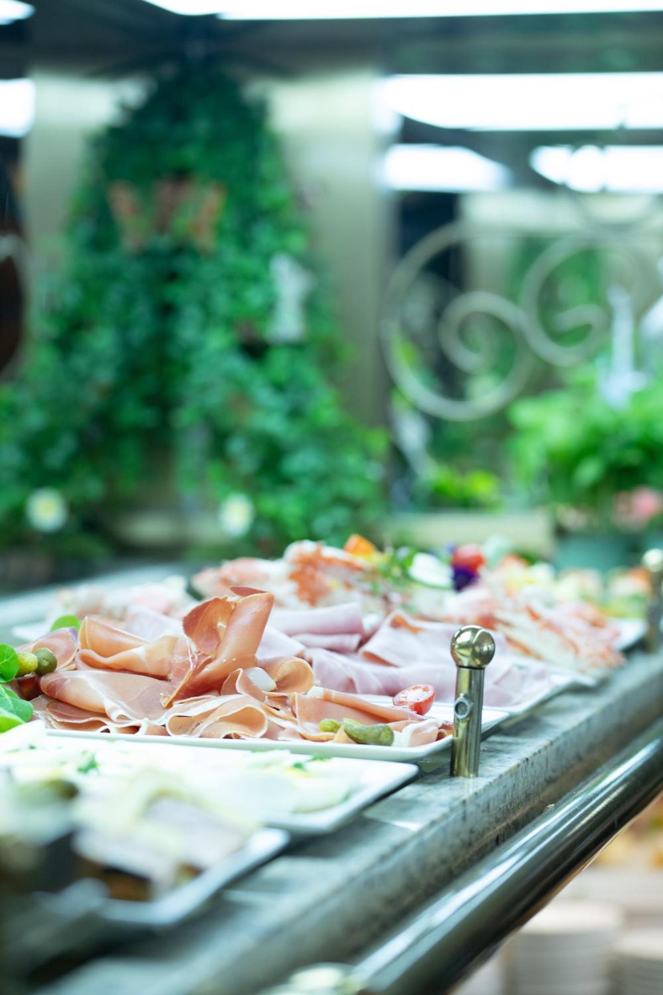 Logis Hotel - Le Relais Du Parisis Вильпаризи Экстерьер фото