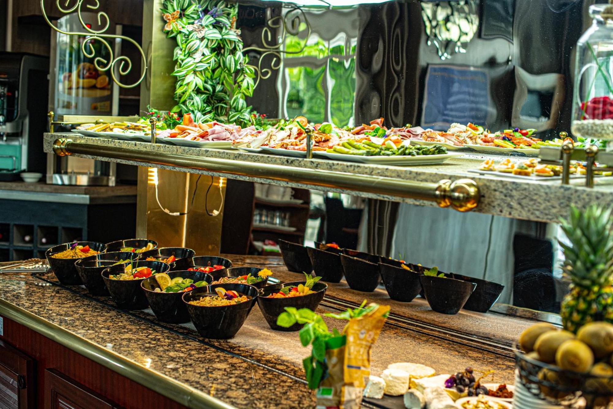 Logis Hotel - Le Relais Du Parisis Вильпаризи Экстерьер фото